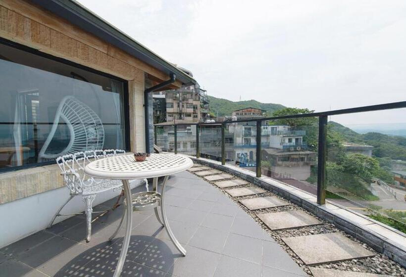 اتاق لوکس با بالکن, Arabian Nights In Jiufen