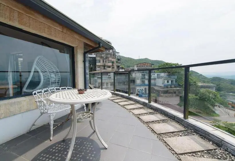 اتاق لوکس با بالکن, Arabian Nights In Jiufen