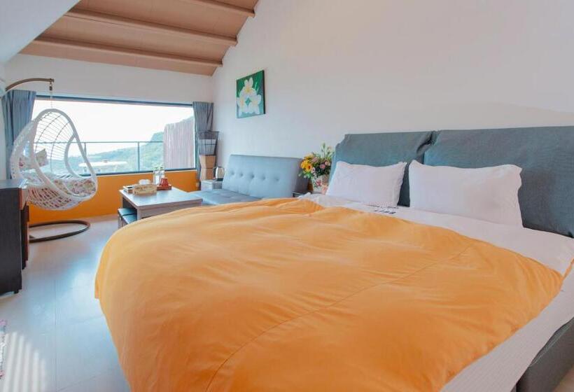 اتاق لوکس با بالکن, Arabian Nights In Jiufen