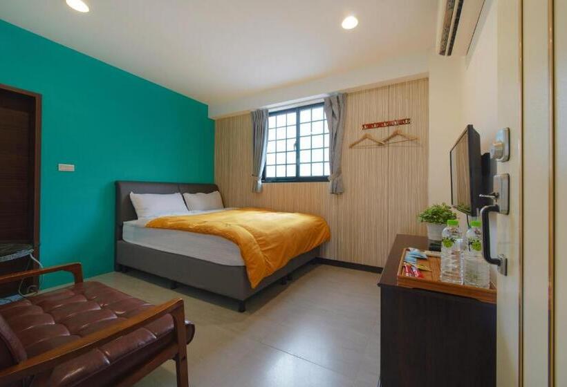 اتاق اکونومی, Arabian Nights In Jiufen