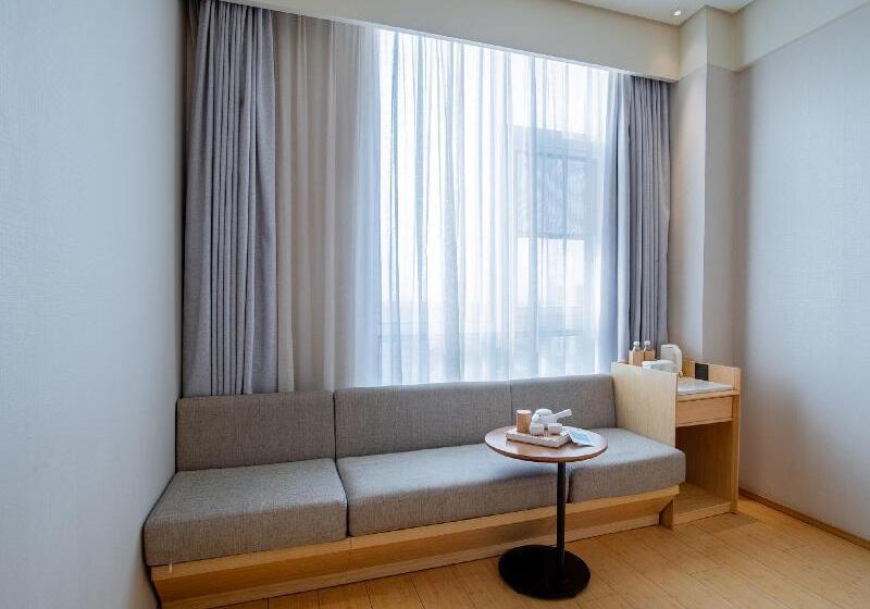 اتاق استاندارد با چشمانداز کوهستان, Arabian Nights In Jiufen