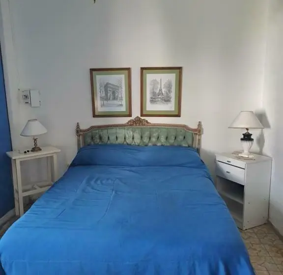 Deluxe Neljän Hengen Huone, El Cerezo