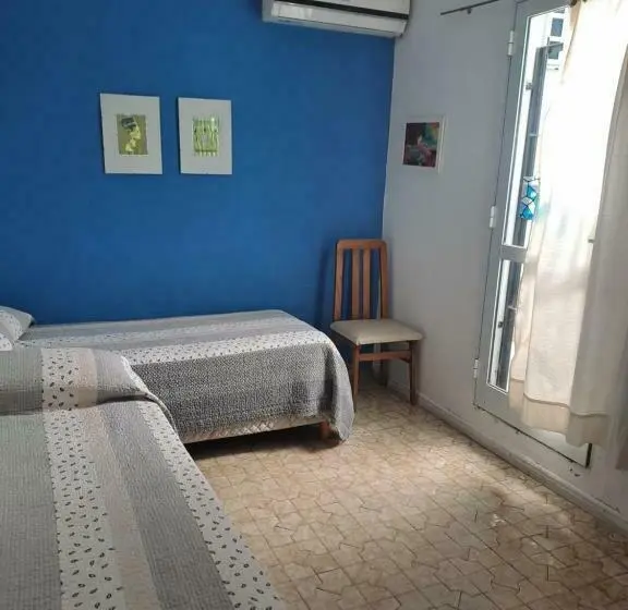 Deluxe Neljän Hengen Huone, El Cerezo