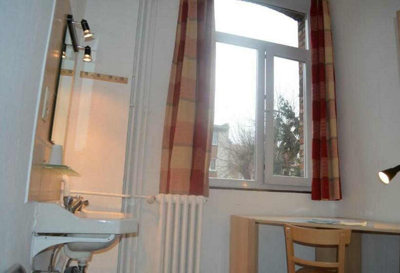 اتاق استاندارد یک نفره, Institute Of Cultural Affairs