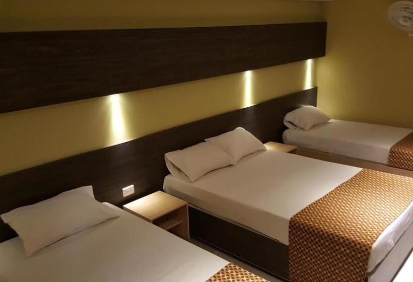 اتاق خانوادگی, 56 Avenue Plaza