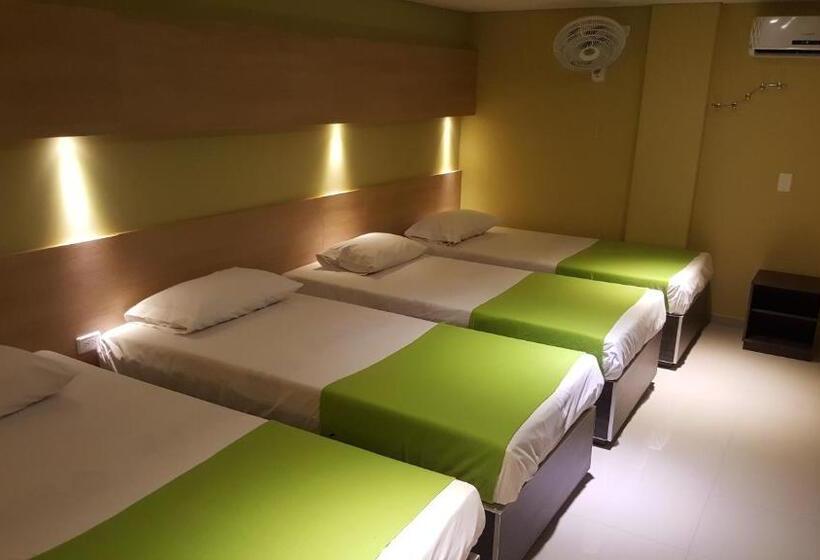 اتاق خانوادگی, 56 Avenue Plaza