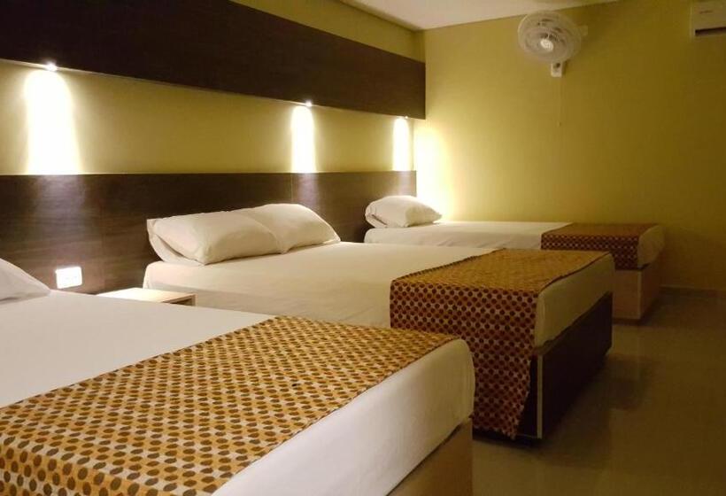 اتاق خانوادگی, 56 Avenue Plaza