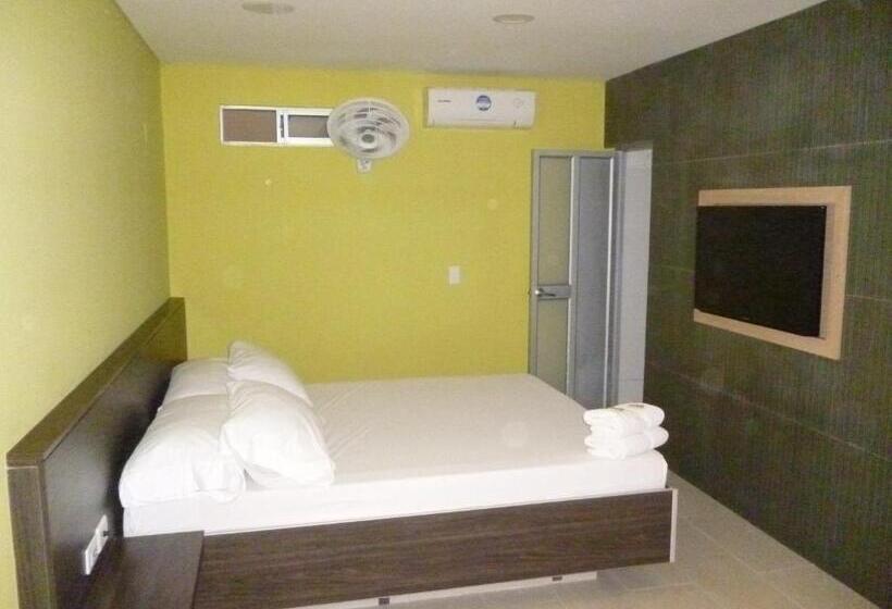 سوییت لوکس, 56 Avenue Plaza