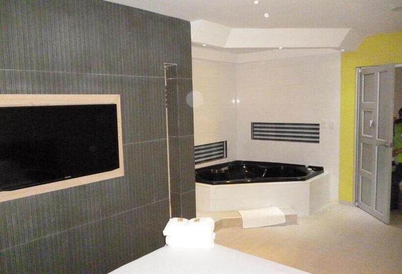 سوییت لوکس, 56 Avenue Plaza