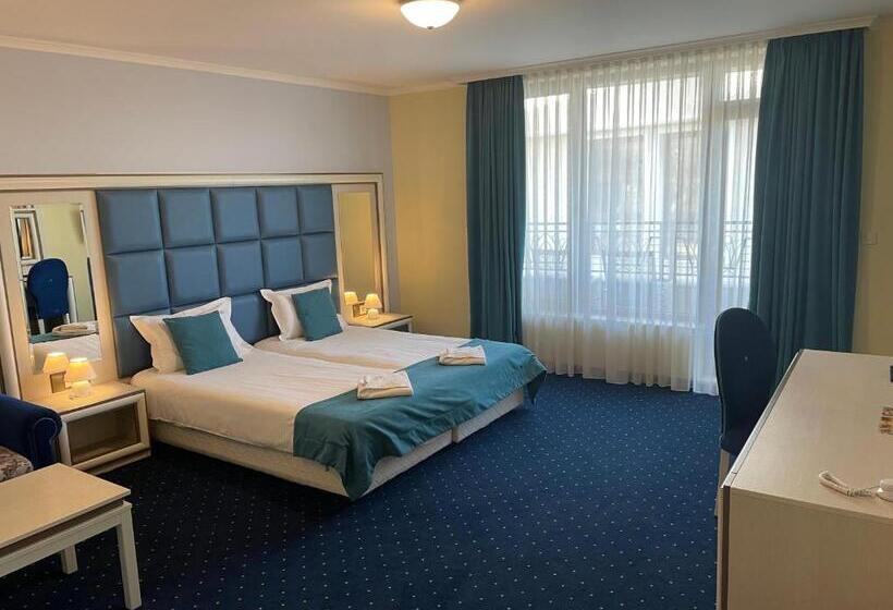 غرفة قياسية, Forum