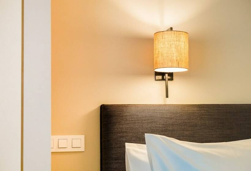 غرفة كلاسيكية, Franq