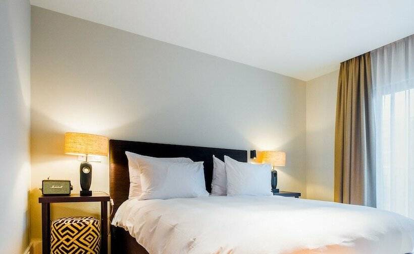 غرفة كلاسيكية, Franq