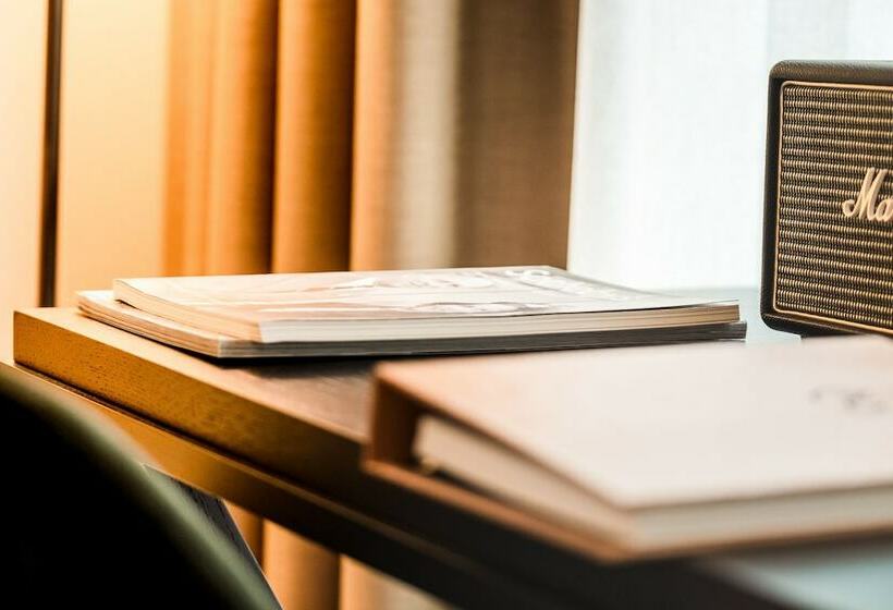 غرفة كلاسيكية, Franq