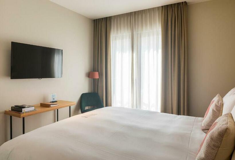 غرفة قياسية, Franq