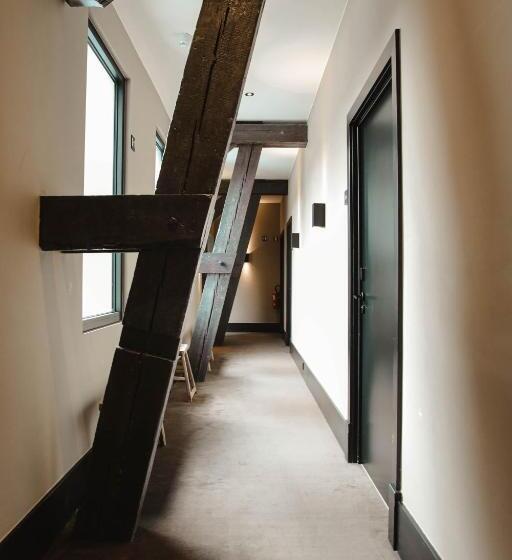 غرفة ديلوكس, Franq