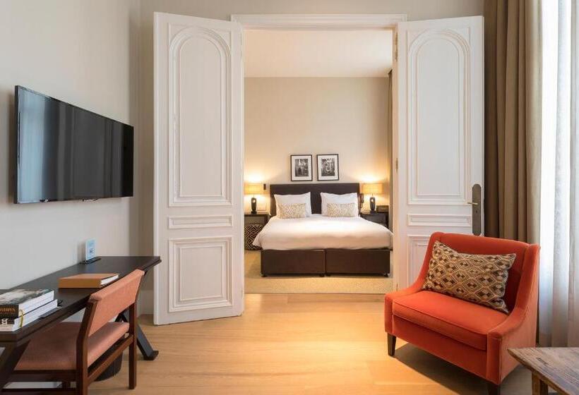 جناح ديلوكس, Franq