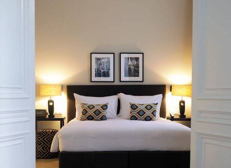 جناح ديلوكس, Franq