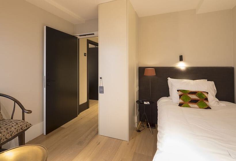 غرفة عائلية, Franq