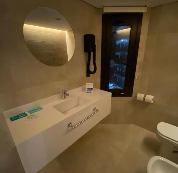 דירת חדר, New Seaboard