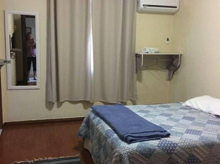 חדר סטנדרט לשלושה, Le Monde Hostel   Suites E Camas