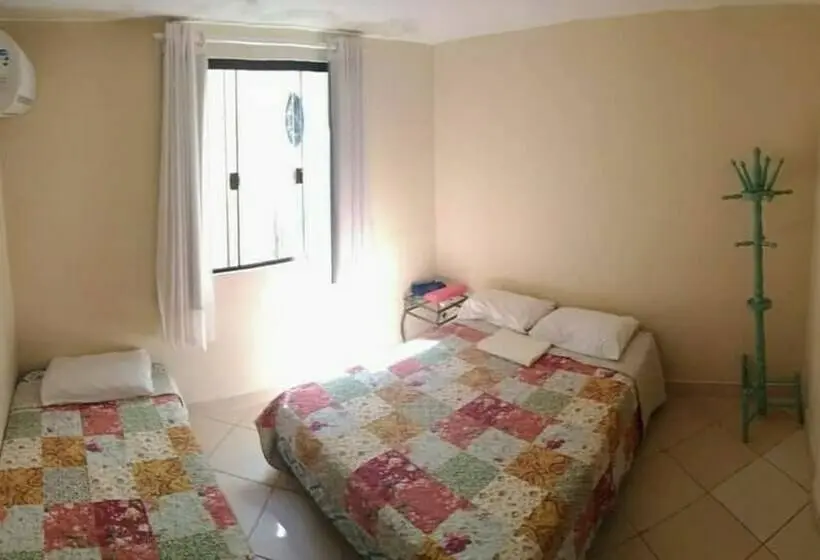 اتاق استاندارد سه تخته با سرویس بهداشتی مشترک, Le Monde Hostel   Suites E Camas