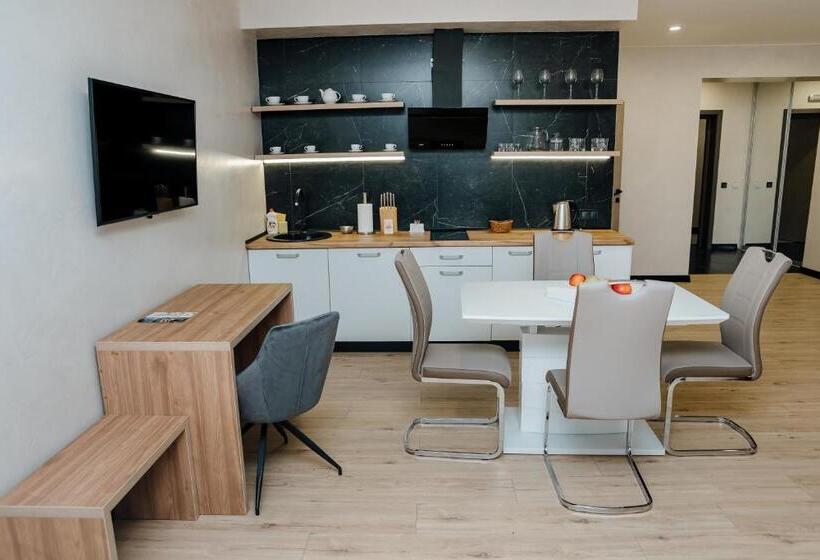 Апартаменты 1 Спальня с Видом, Westhills Cottage Town & Spa