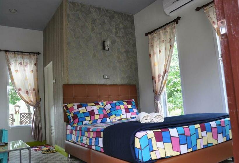 بنجلو قياسى مطلّ علي الحديقة, Feel Good Resort