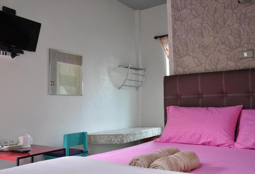 بنجلو قياسى مطلّ علي الحديقة, Feel Good Resort