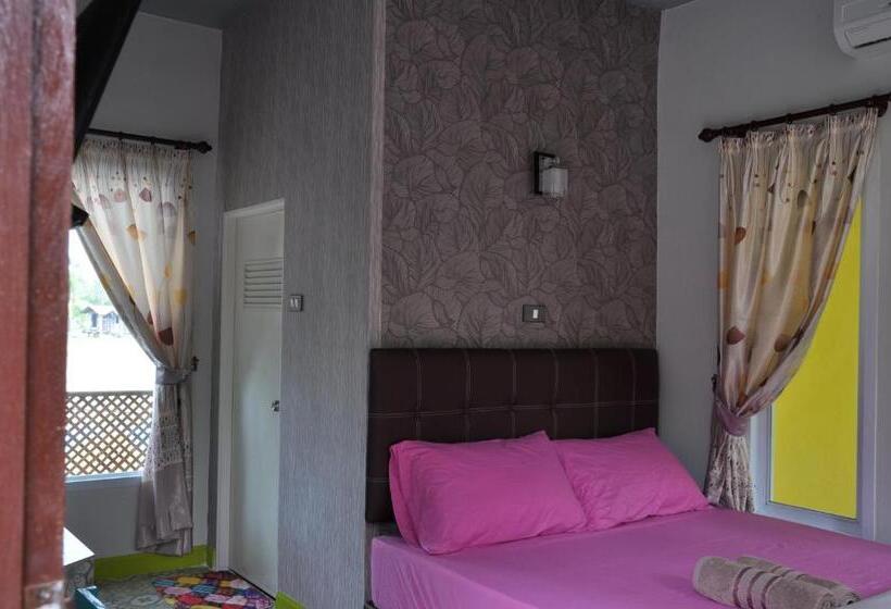 بنجلو قياسى مطلّ علي الحديقة, Feel Good Resort