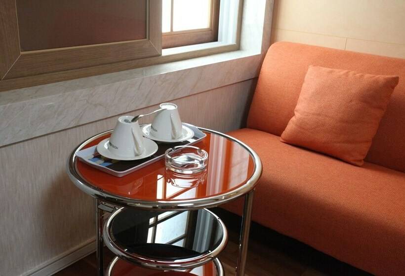 חדר סטנדרט, Cnn