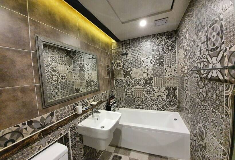 חדר סטנדרט, Cnn