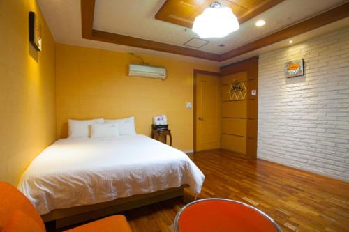 חדר סטנדרט, Cnn