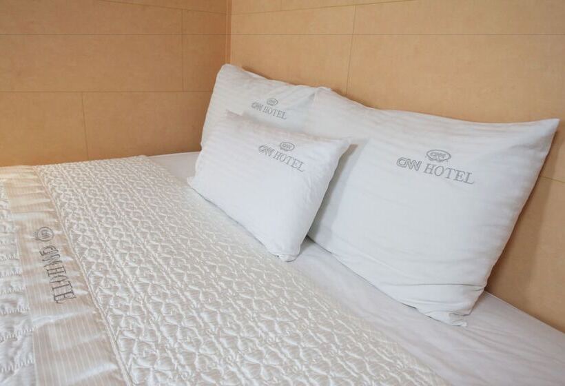 חדר סטנדרט, Cnn