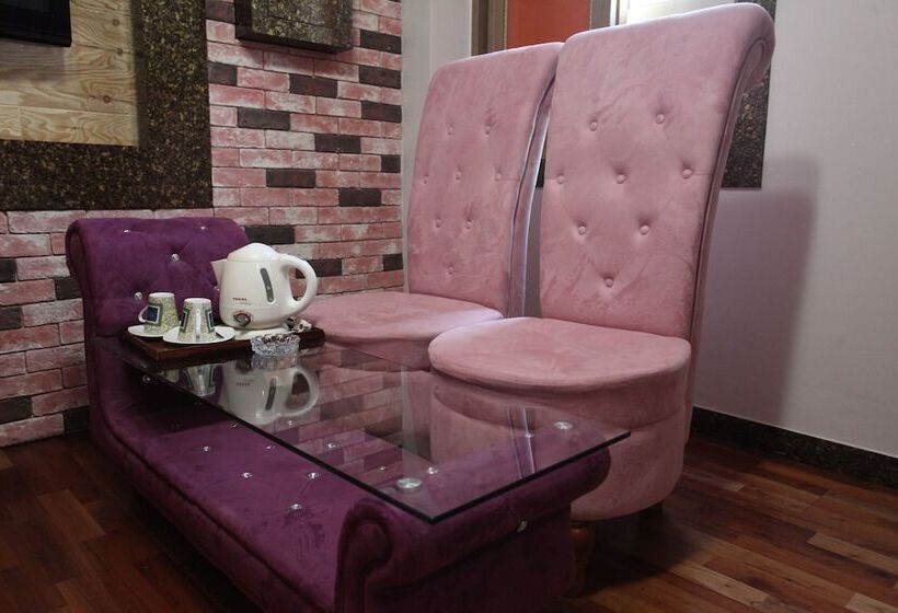 חדר דלוקס, Cnn