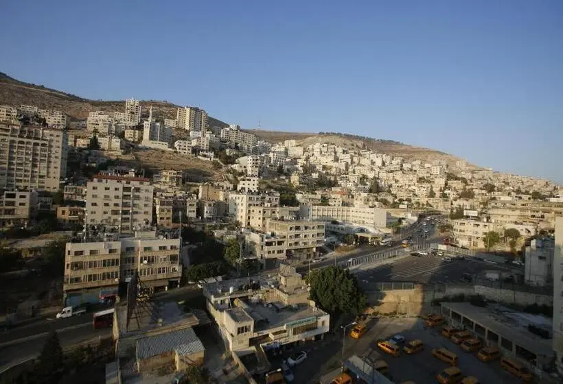 سوییت خانوادگی, Isra