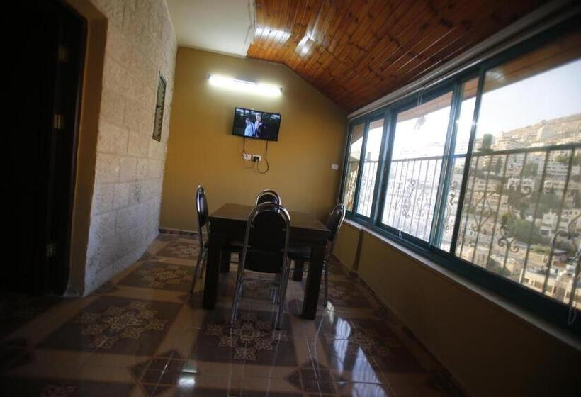 اتاق عادی, Isra