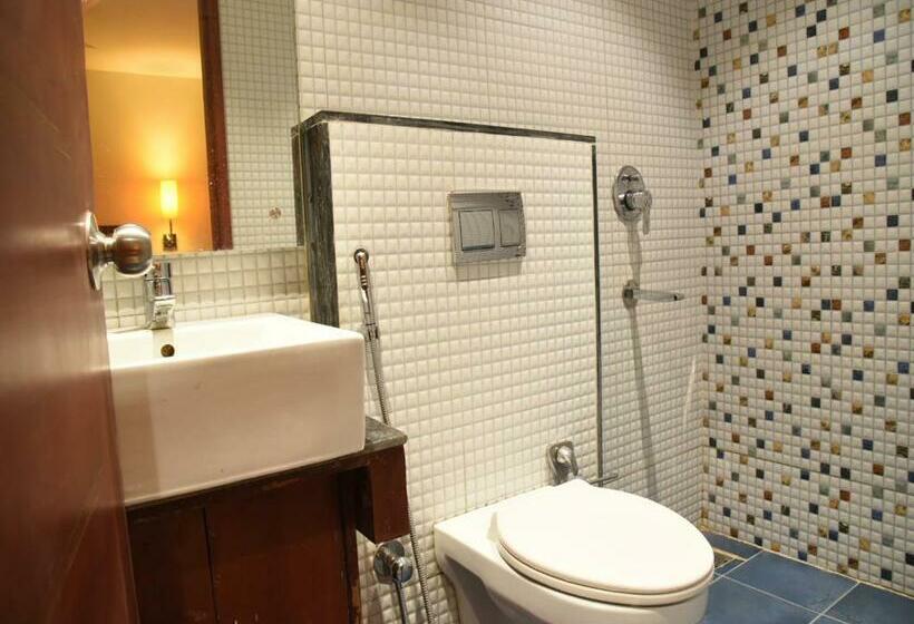 اتاق لوکس, Nandi