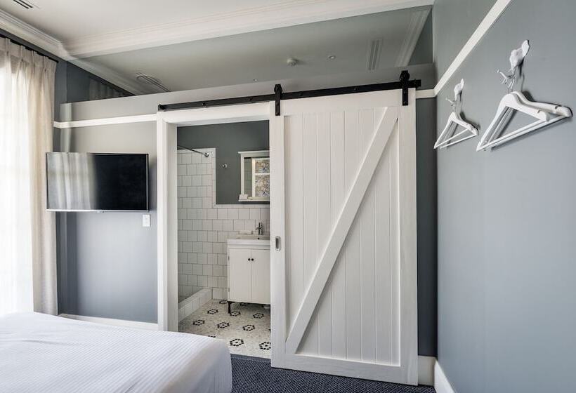 Номер Стандарт, The North Sydney