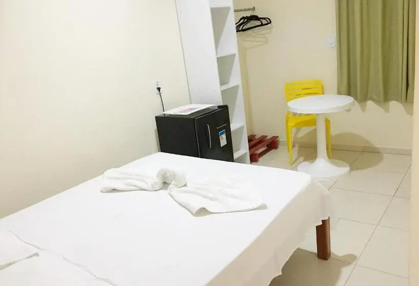 サイドシービュースイート, Maraga Beach Hostel