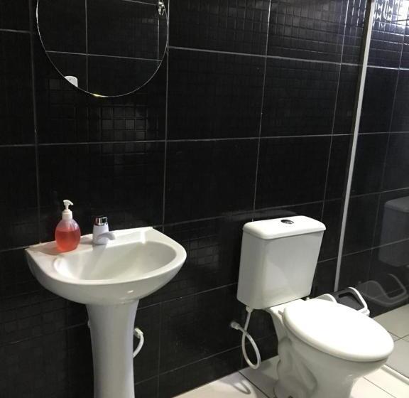 带海景标准四人间, Maraga Beach Hostel