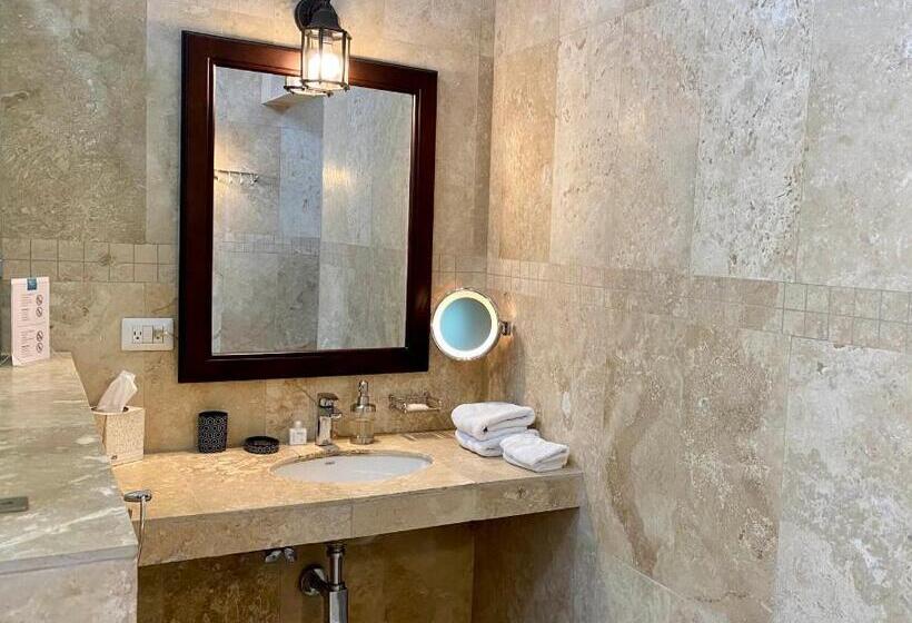 חדר דלוקס, Paradise Hot Springs