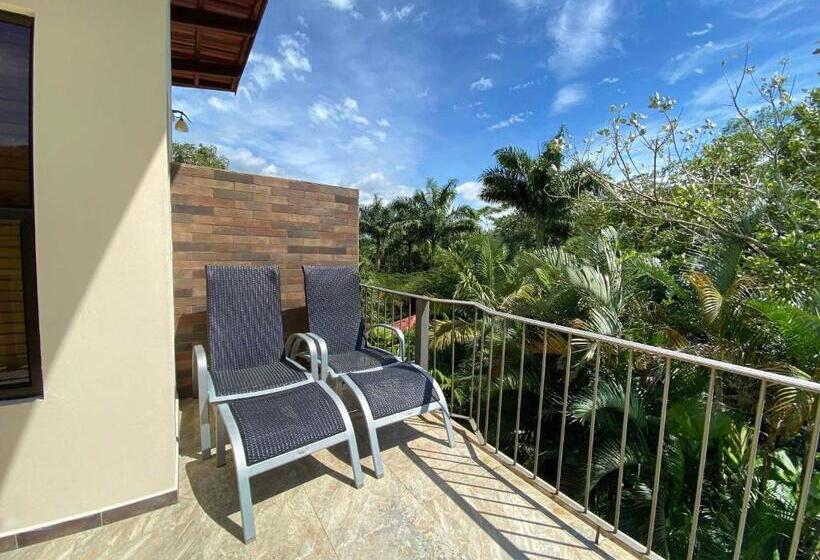 סוויטת דלוקס עם נוף, Paradise Hot Springs