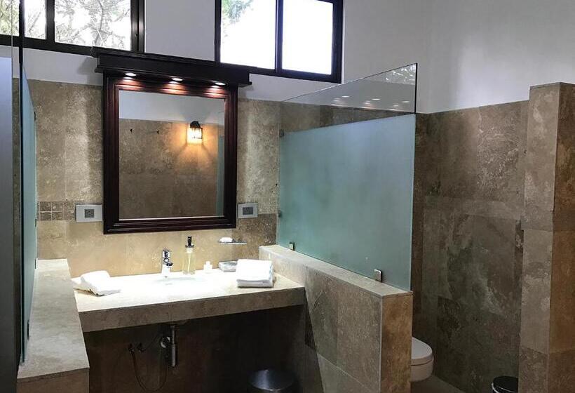 סוויטת דלוקס עם נוף, Paradise Hot Springs