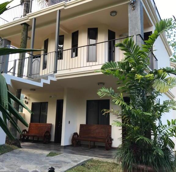 סוויטה דלוקס, Paradise Hot Springs