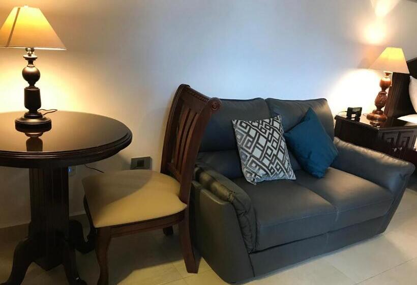 סוויטה דלוקס, Paradise Hot Springs