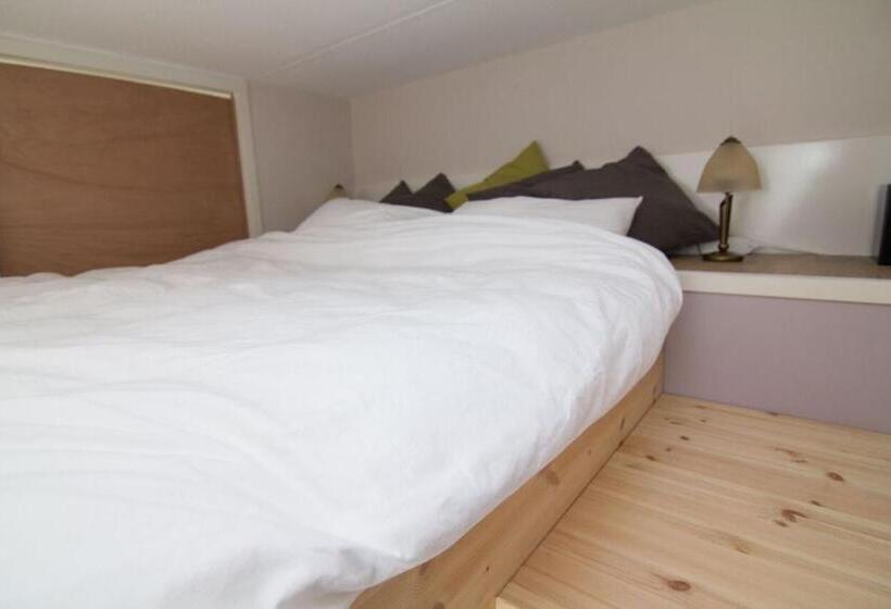 اتاق استاندارد, Marbles Inn