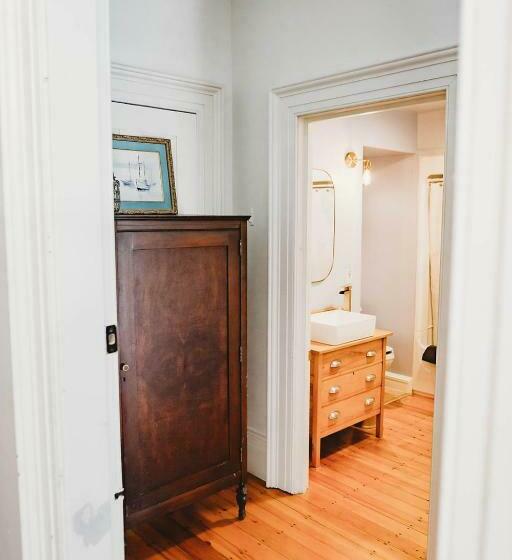 디럭스 룸, The Montague Rose Inn & Cafe