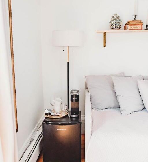 디럭스 룸, The Montague Rose Inn & Cafe