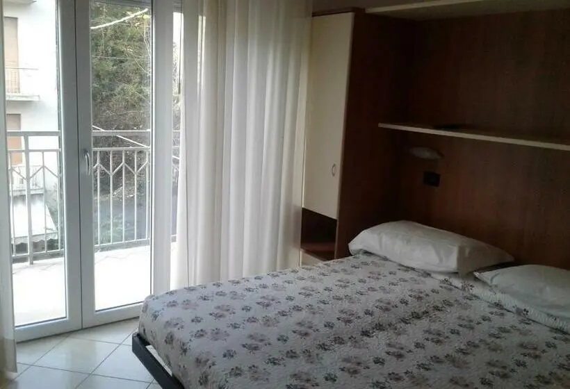 スタンダードルーム, Albergo Moderna