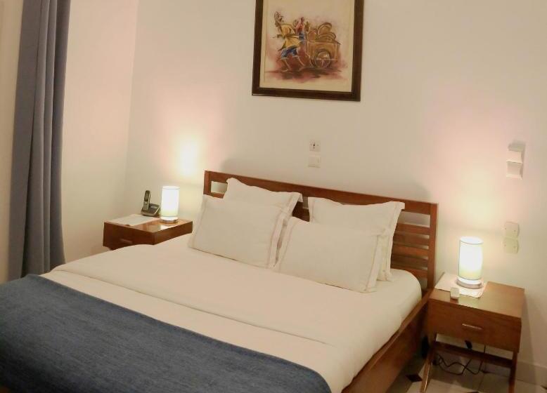 اتاق اکونومی, Les Orchidees